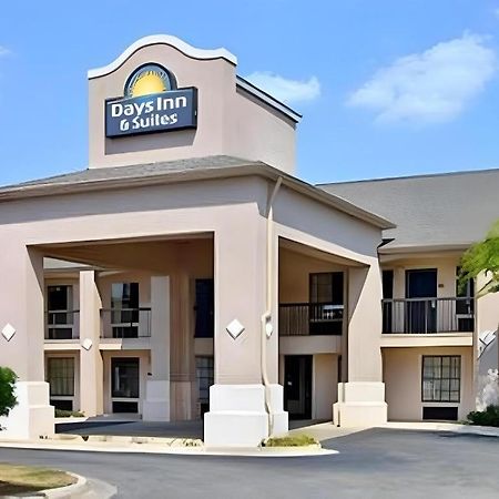 Days Inn & Suites By Wyndham Fort Valley Экстерьер фото