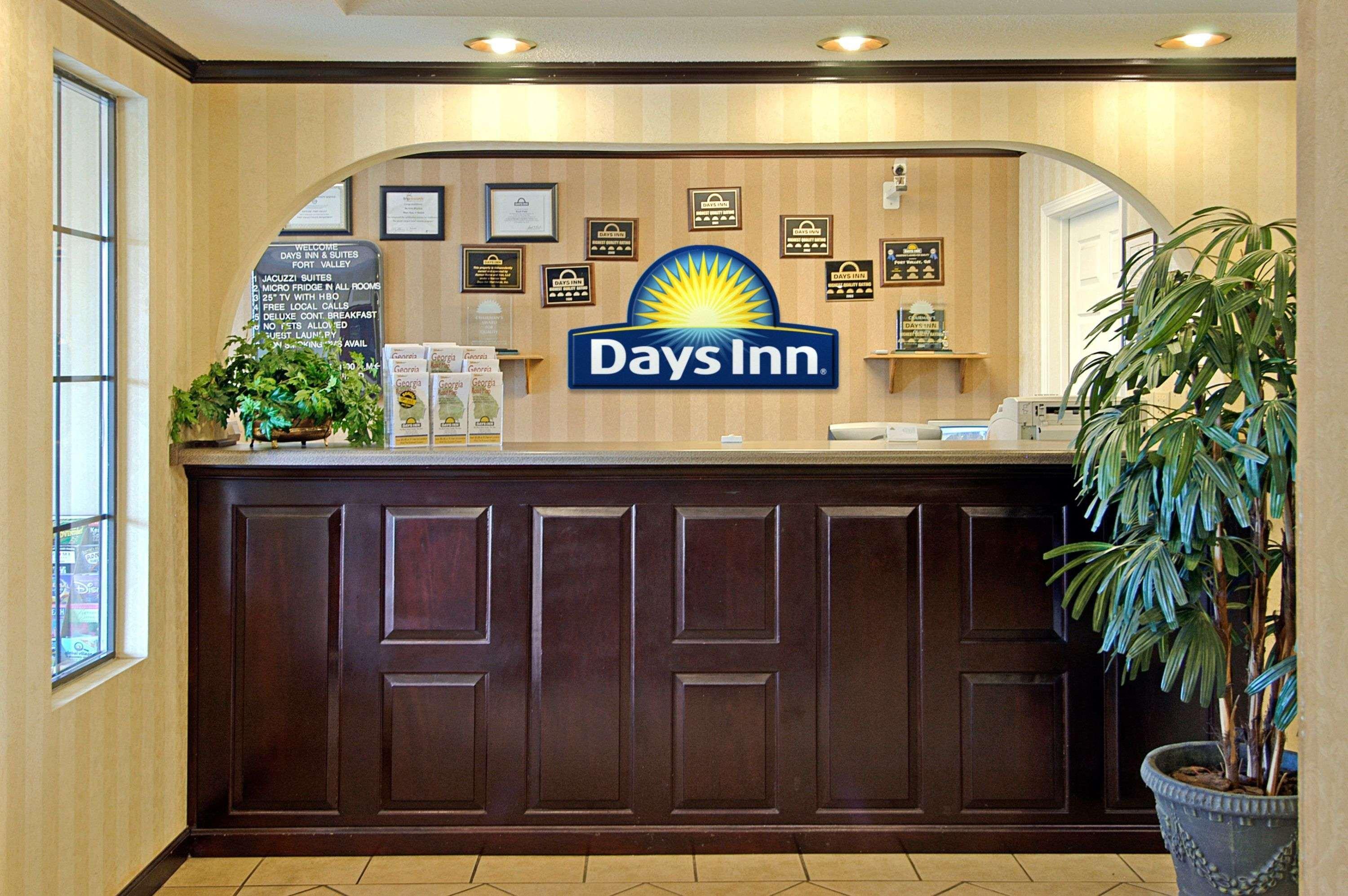 Days Inn & Suites By Wyndham Fort Valley Экстерьер фото